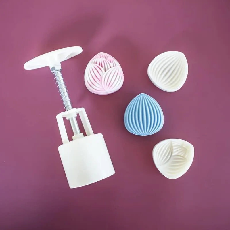 Chocolate Cutter with Two Stamps
