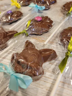 Norm & Lenore, Chocolate Lollipops
