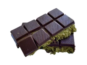 Pistachio Praline Dubai Chocolate Bar  Crispy & Nutty Delight 71gr